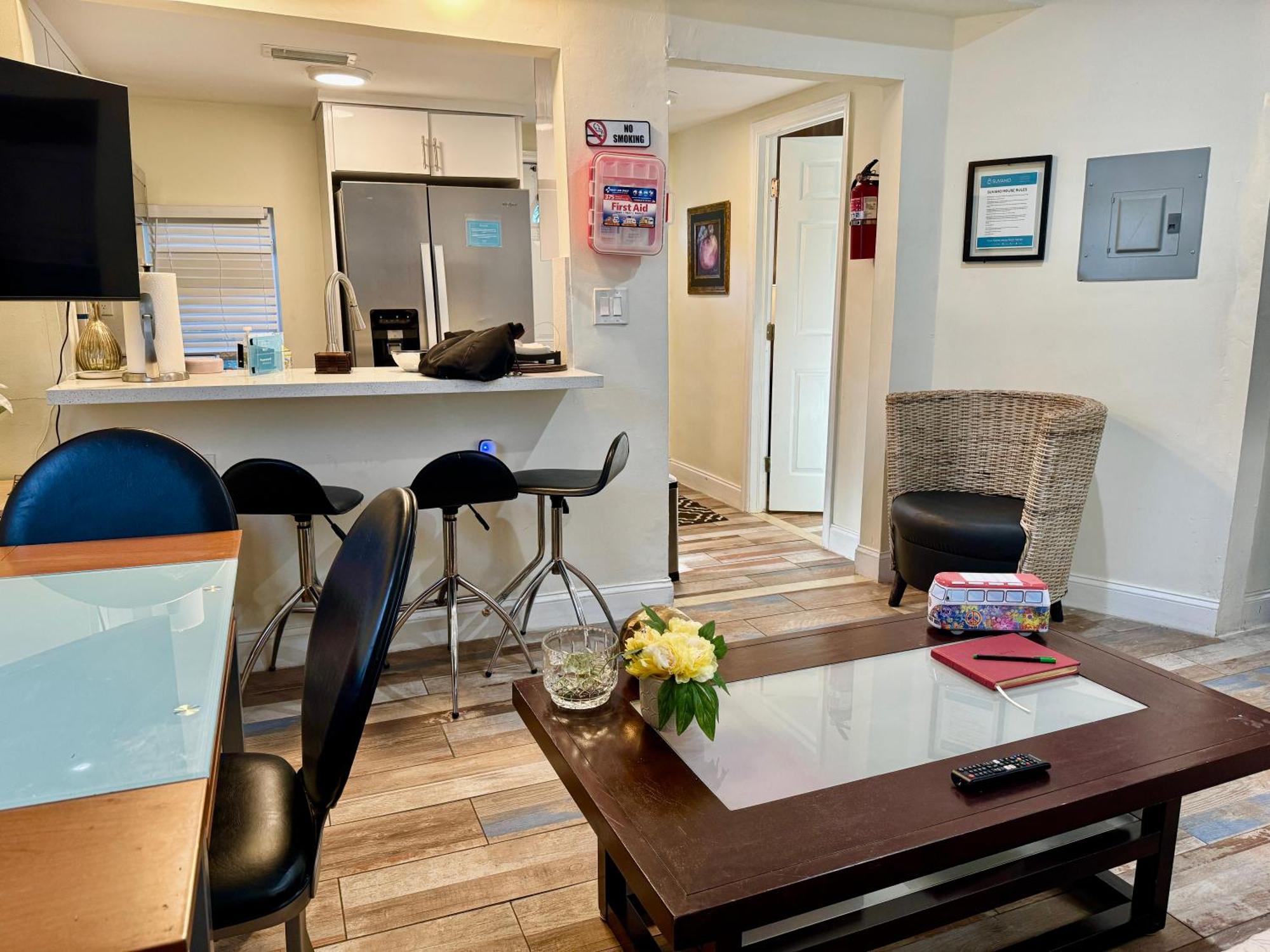 Private Rooms At Miami Centrally Located With Free Parking Экстерьер фото
