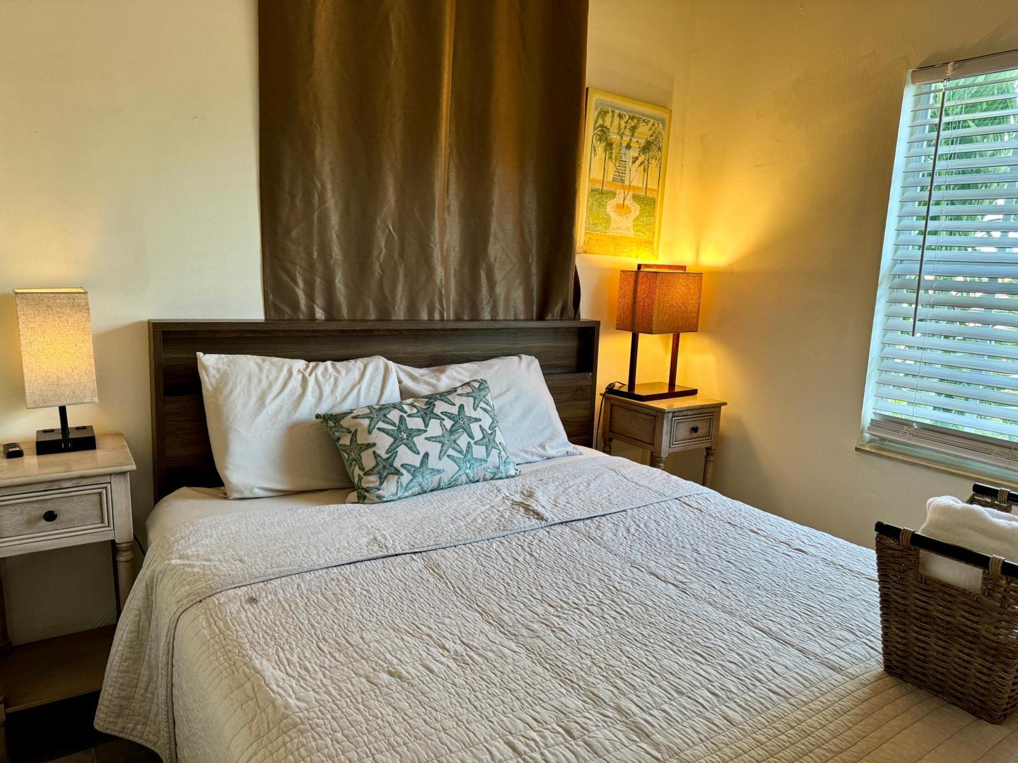 Private Rooms At Miami Centrally Located With Free Parking Экстерьер фото