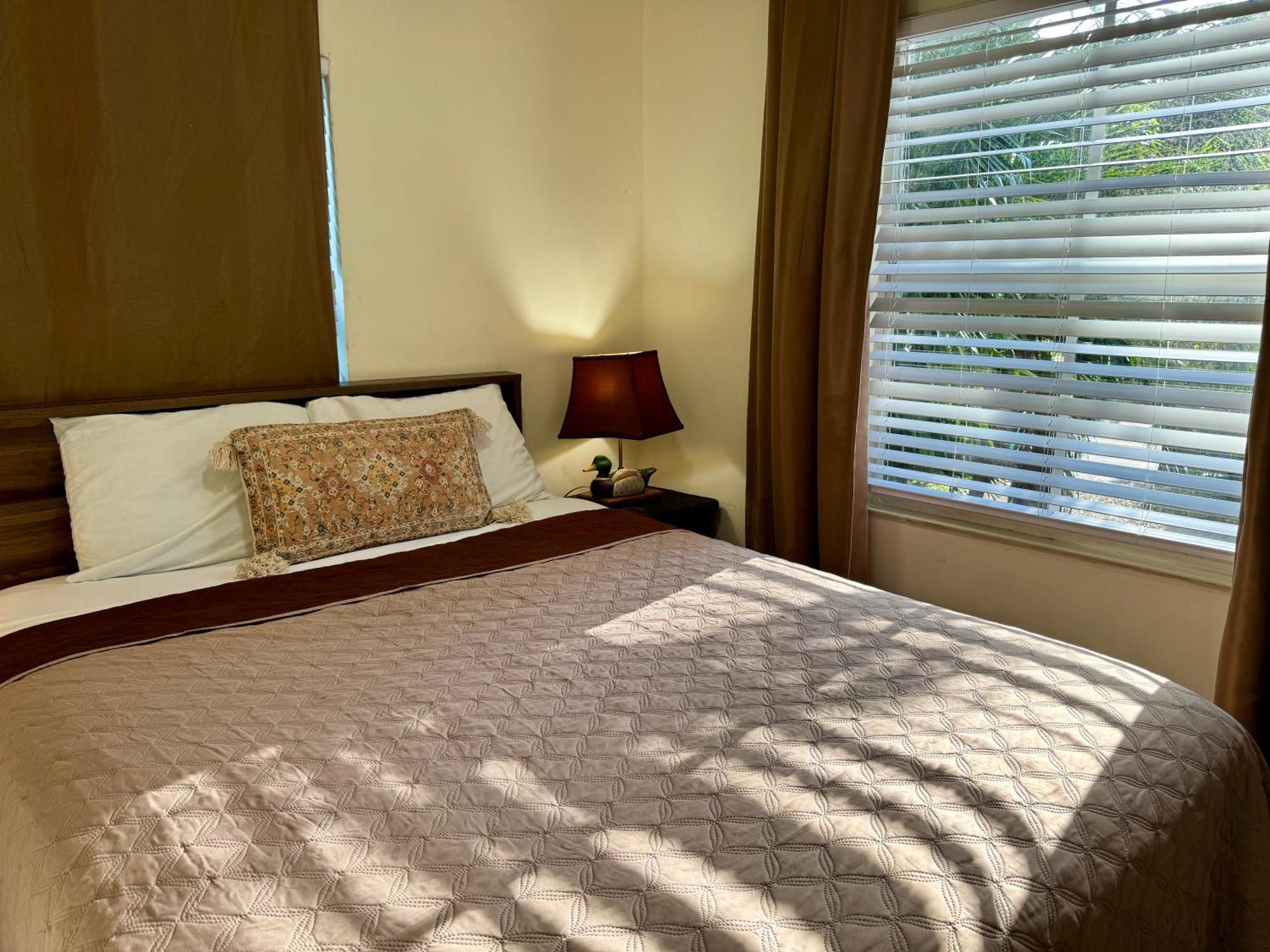 Private Rooms At Miami Centrally Located With Free Parking Экстерьер фото